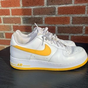 Mens Nike Air Force 1 white yellow Size 10 Shoe